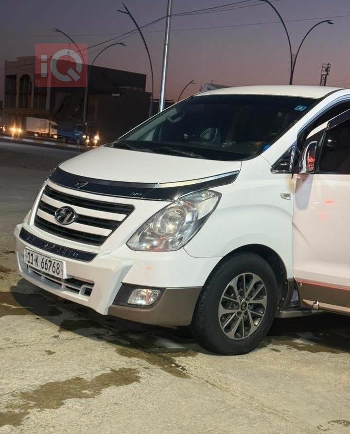 Hyundai Starex